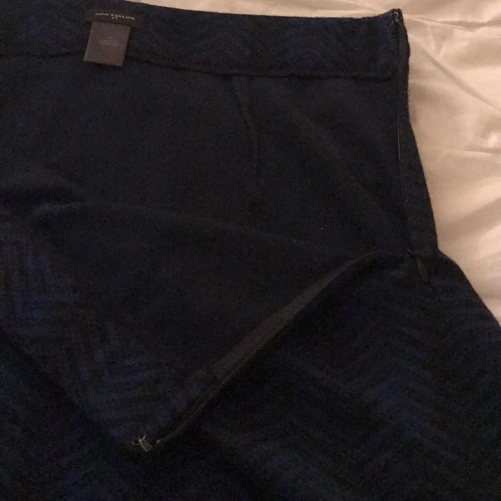 Ann Taylor black and blue skirt. Zig Zag Pattern